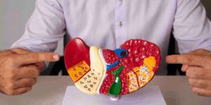 Quando procurar um Hepatologista? Entenda os sinais de alerta